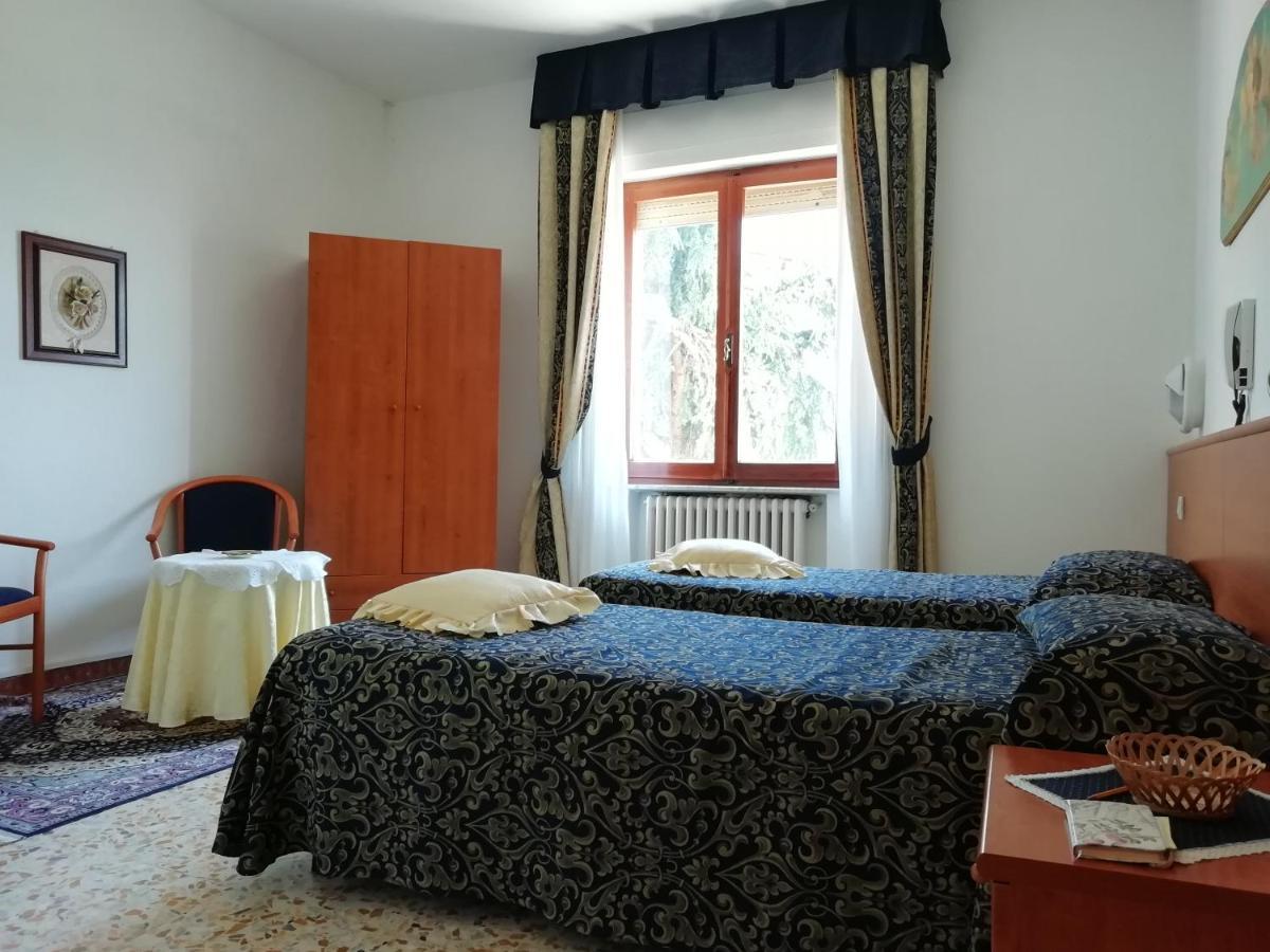 Albergo La Torre Radicofani Extérieur photo