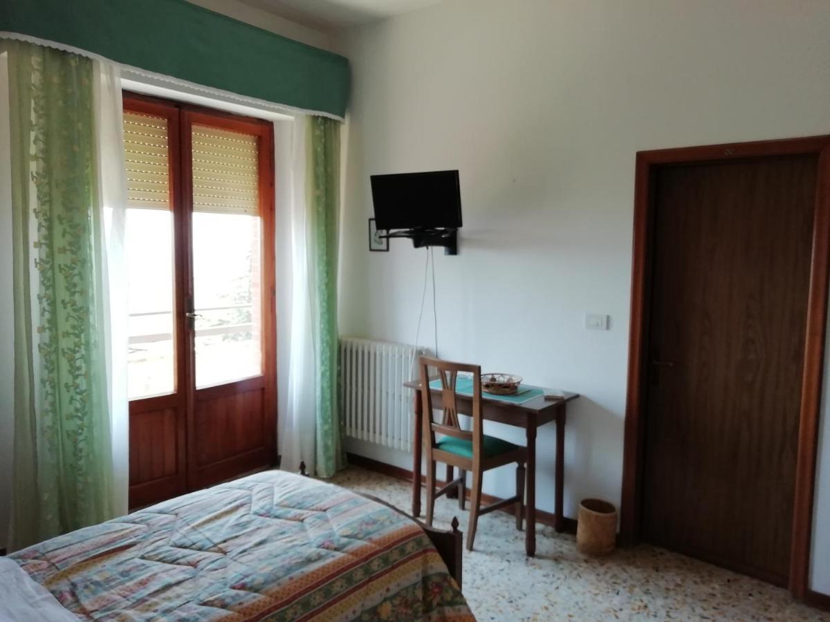 Albergo La Torre Radicofani Extérieur photo
